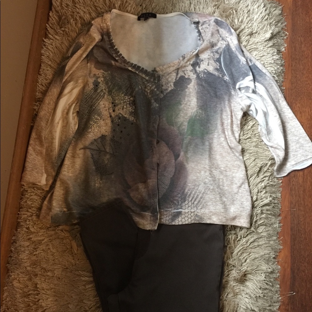 Bleu Woman Cardigan  2X. Euc